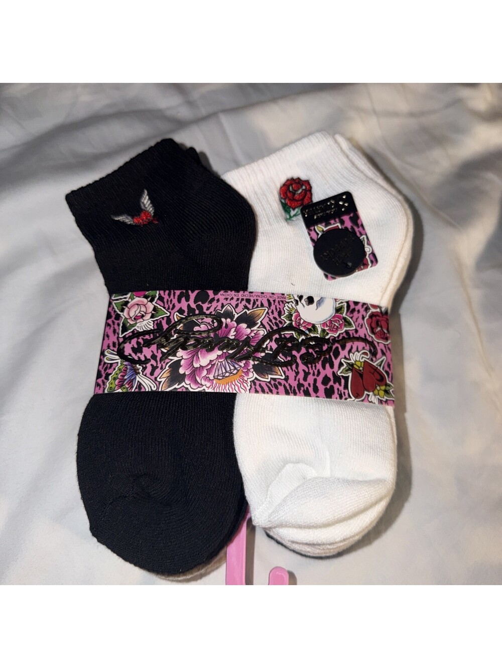 Ed Hardy crew socks, eight pack mix of beige white black size 4-10